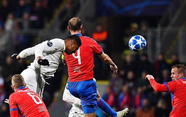 欧冠-本泽马破门卡塞米罗读秒破门 皇马2-2平门兴 欧冠-本泽马破门卡塞米罗读秒破门 皇马2-2平门兴